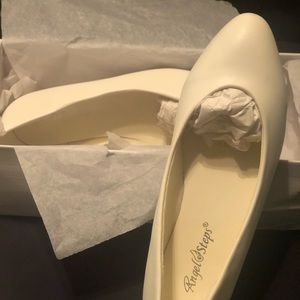 Women’s flats